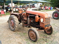 Tracteur, Renault (Fete de la Moisson St Simeon de Bressieux 2006) (2)